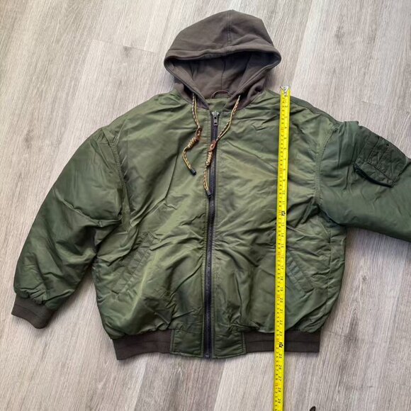 Men's Khaki and Green Jacket - Picture 8 of 8